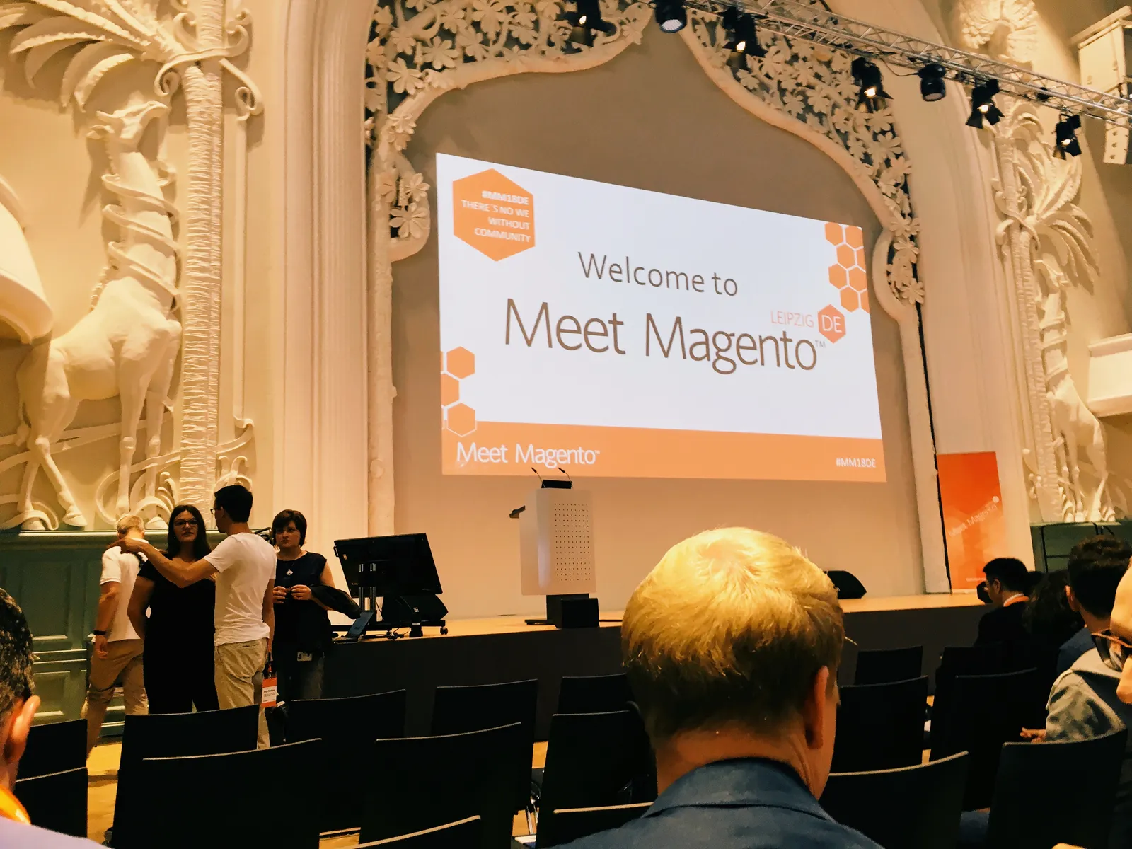 Welcome to Meet Magento slide on the main stage of the Kongresshalle am Zoo Leipzig